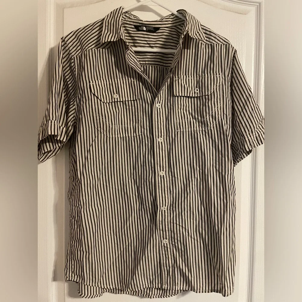 The North Face Men's Button Up Short Sleeve‎ Shirt Size Small